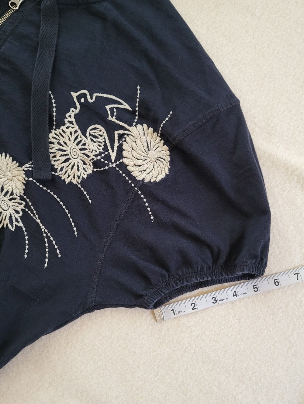 Lucky Brand Short Sleeve Cropped Hoodie Women's Size L Black Bird Embroidery Y2K - Picture 8 of 11